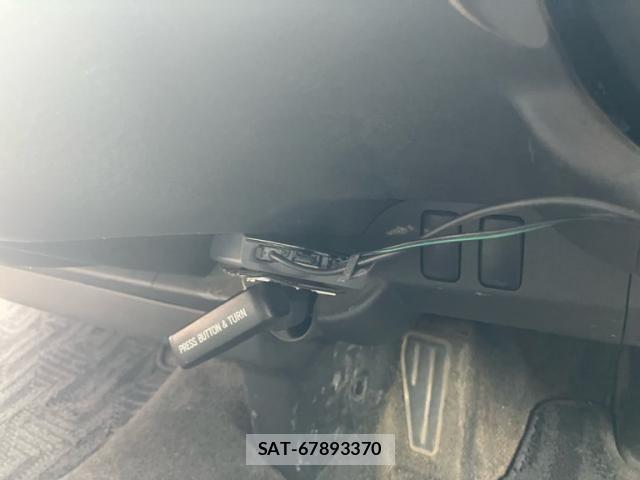 Toyota HIACE VAN 2004-10 8412727-18