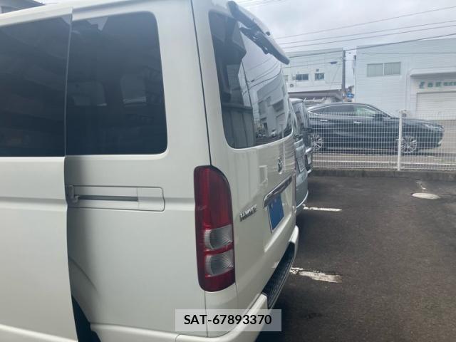 Toyota HIACE VAN 2004-10 8412727-5