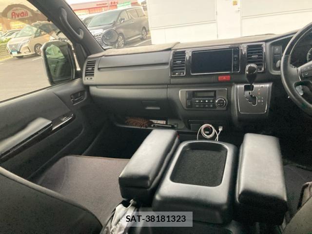 Toyota HIACE VAN 2023-02 8438195-13