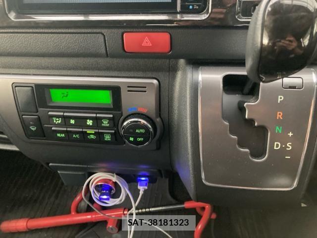 Toyota HIACE VAN 2023-02 8438195-17