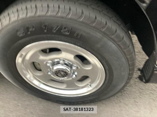 Toyota HIACE VAN 2023-02 8438195-4