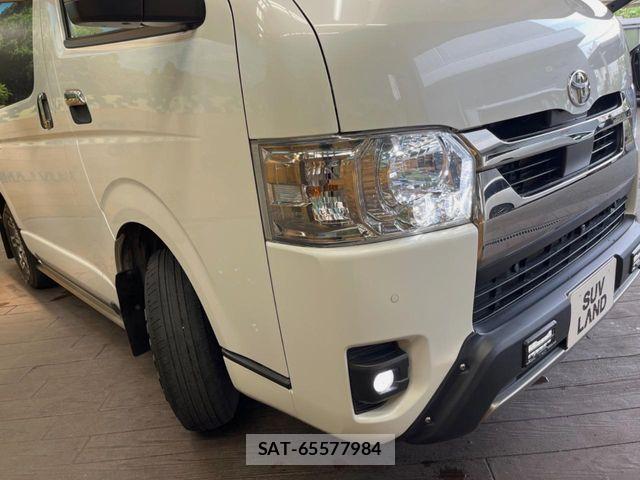 Toyota HIACE VAN 2023-02 8438192-11