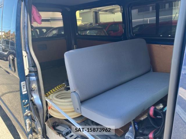 Toyota HIACE VAN 2007-10 8457618-9