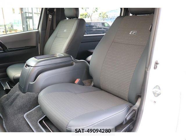 Toyota HIACE VAN 2025-01 8485480-12