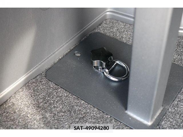 Toyota HIACE VAN 2025-01 8485480-18