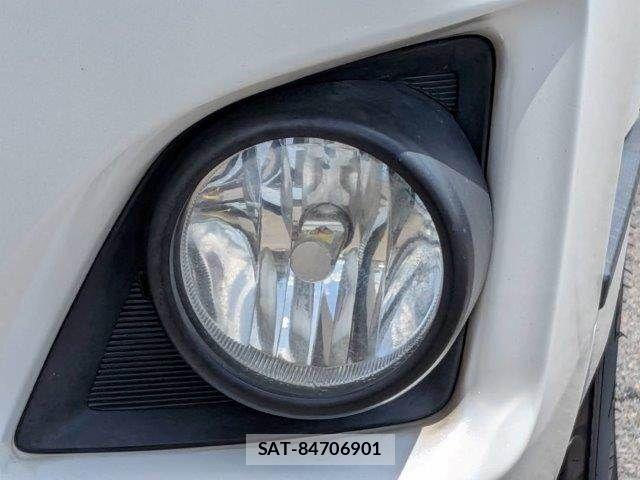 Toyota HIACE VAN 2013-01 8525149-22