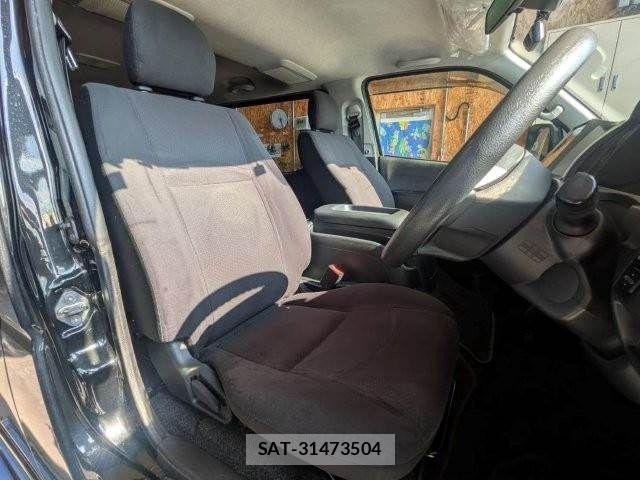 Toyota HIACE VAN 2023-10 8525146-11