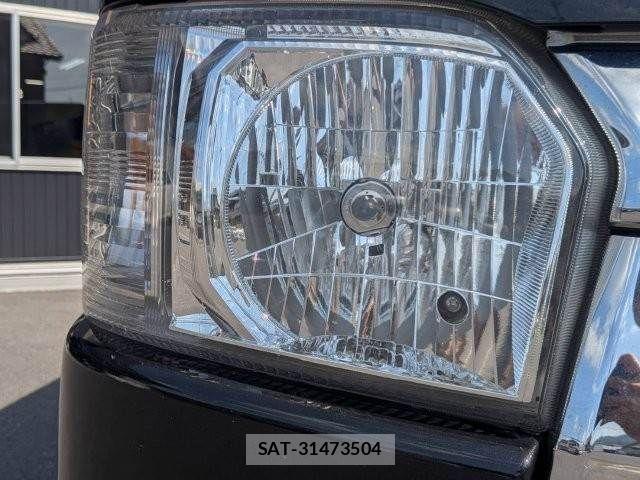 Toyota HIACE VAN 2023-10 8525146-26