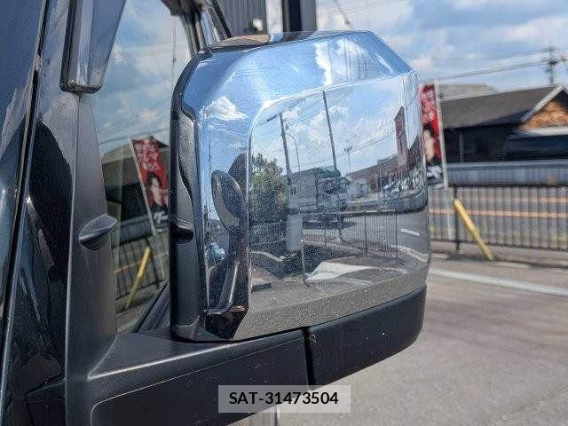 Toyota HIACE VAN 2023-10 8525146-29