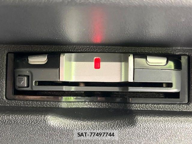 Toyota HIACE VAN 2025-10 8525141-7