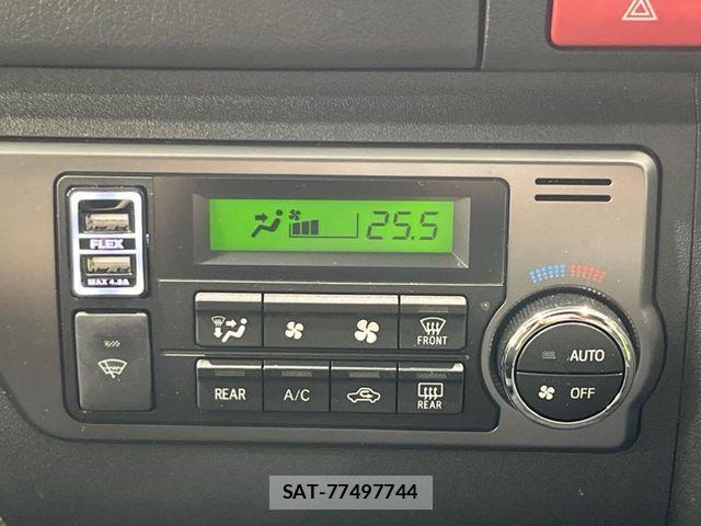 Toyota HIACE VAN 2025-10 8525141-8