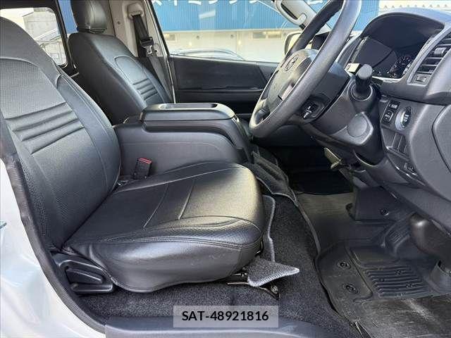 Toyota HIACE VAN 2015-03 8525148-15