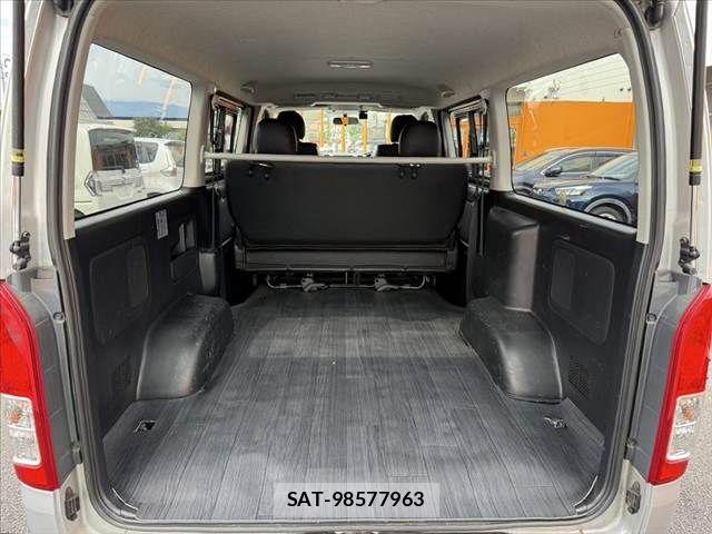 Toyota HIACE VAN 2014-07 8562100-18