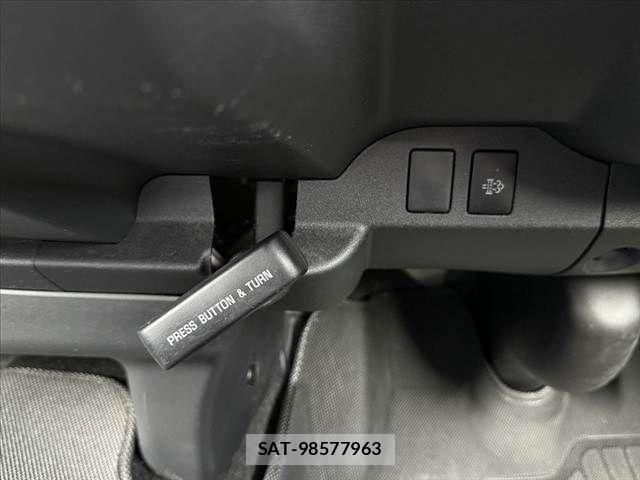 Toyota HIACE VAN 2014-07 8562100-24