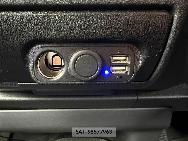 Toyota HIACE VAN 2014-07 8562100-26