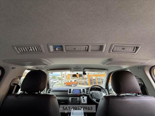 Toyota HIACE VAN 2014-07 8562100-28