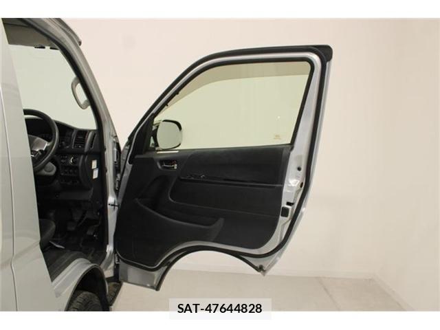 Toyota HIACE VAN 2018-07 8562099-28