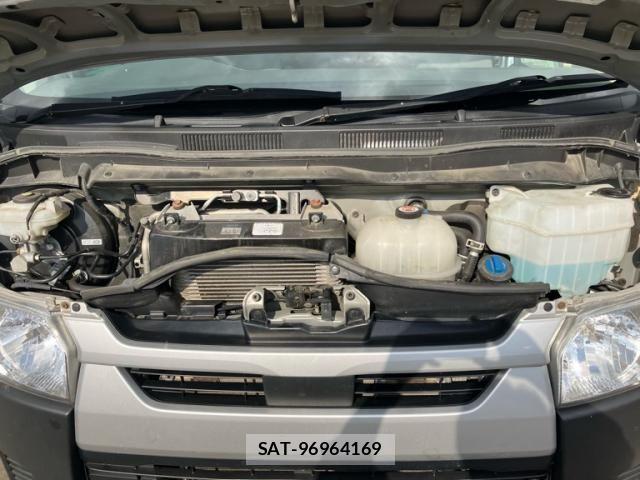 Toyota HIACE VAN 2021-09 8562102-15