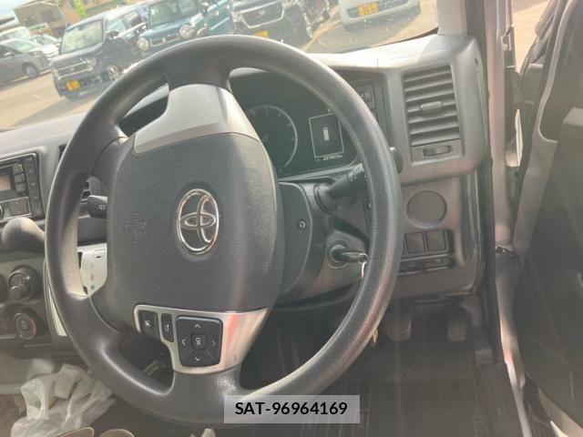 Toyota HIACE VAN 2021-09 8562102-18