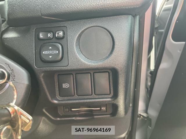 Toyota HIACE VAN 2021-09 8562102-19