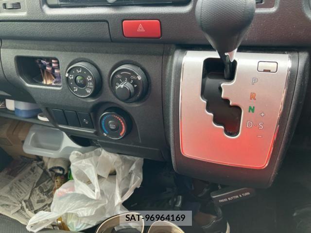 Toyota HIACE VAN 2021-09 8562102-20