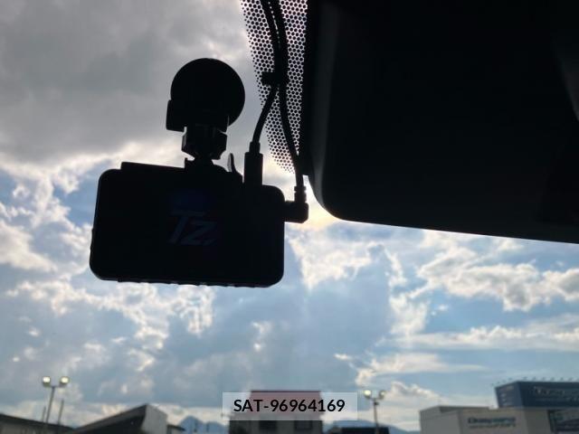 Toyota HIACE VAN 2021-09 8562102-22