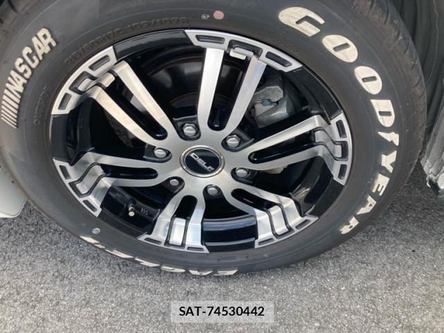 Toyota HIACE VAN 2022-02 8562094-11