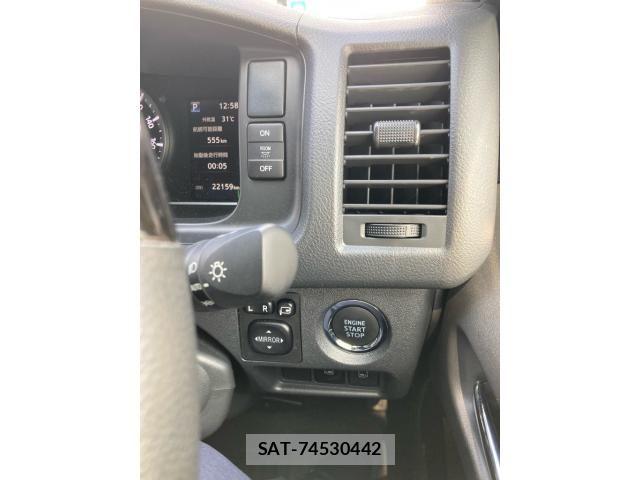 Toyota HIACE VAN 2022-02 8562094-15