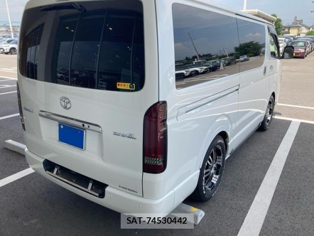 Toyota HIACE VAN 2022-02 8562094-6