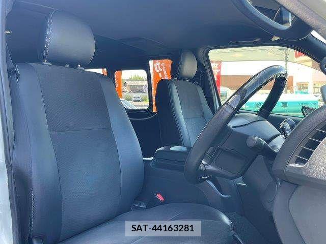 Toyota HIACE VAN 2018-09 8562098-9