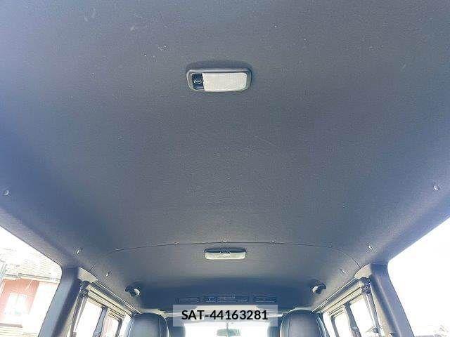 Toyota HIACE VAN 2018-09 8562098-12