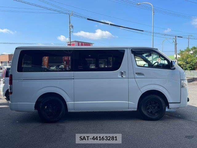 Toyota HIACE VAN 2018-09 8562098-19