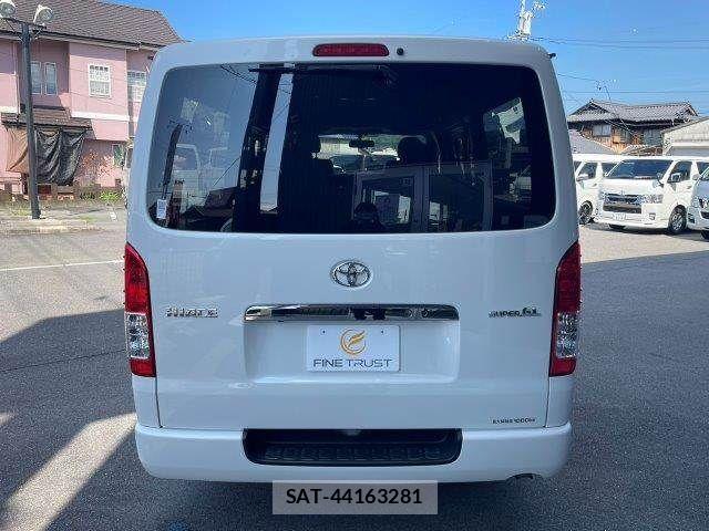 Toyota HIACE VAN 2018-09 8562098-21