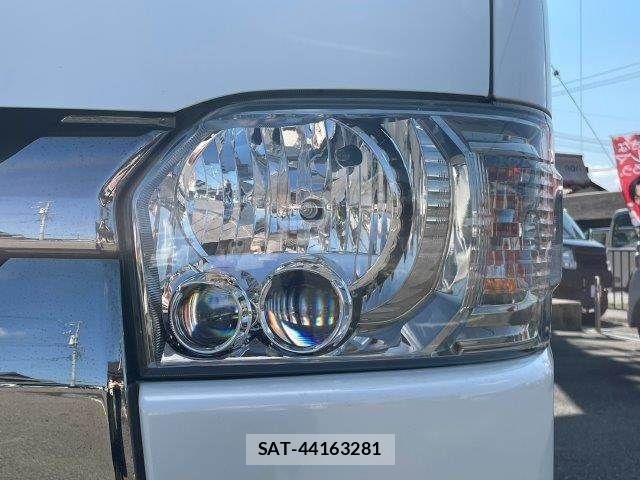 Toyota HIACE VAN 2018-09 8562098-24