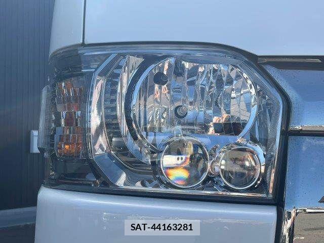 Toyota HIACE VAN 2018-09 8562098-25
