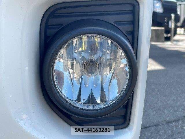 Toyota HIACE VAN 2018-09 8562098-26