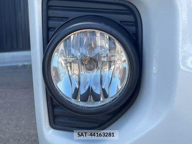 Toyota HIACE VAN 2018-09 8562098-27