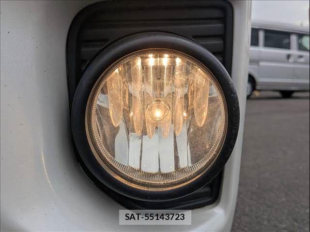 Toyota HIACE VAN 2014-09 8627023-12