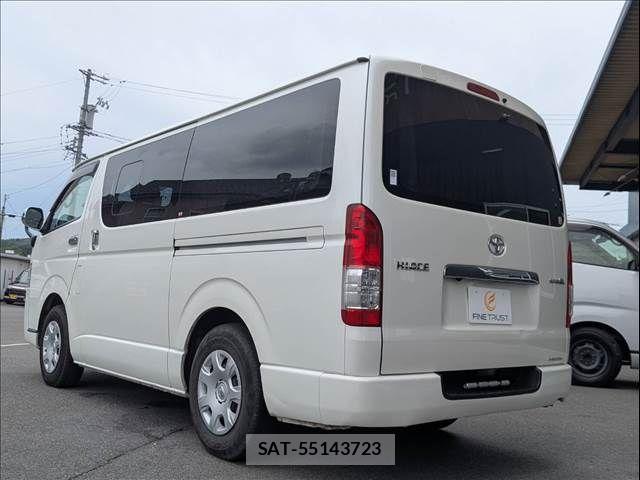 Toyota HIACE VAN 2014-09 8627023-18