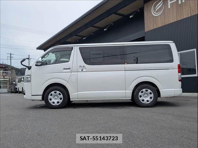 Toyota HIACE VAN 2014-09 8627023-19