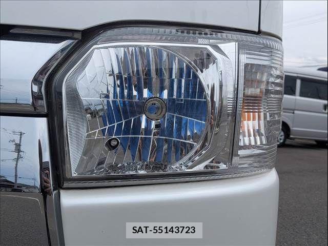 Toyota HIACE VAN 2014-09 8627023-20