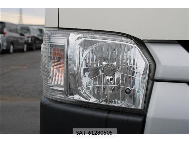 Toyota HIACE VAN 2019-07 8627026-15