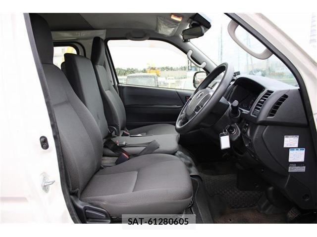 Toyota HIACE VAN 2019-07 8627026-29