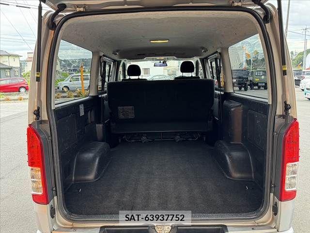 Toyota HIACE VAN 2015-01 8627029-19