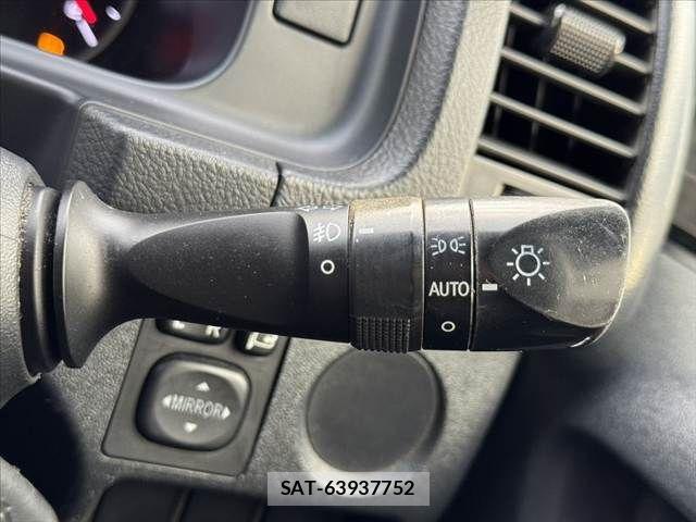 Toyota HIACE VAN 2015-01 8627029-24