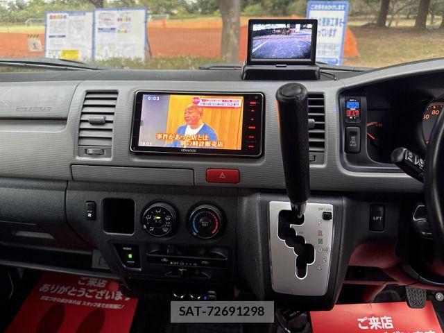 Toyota HIACE VAN 2010-12 8627027-12