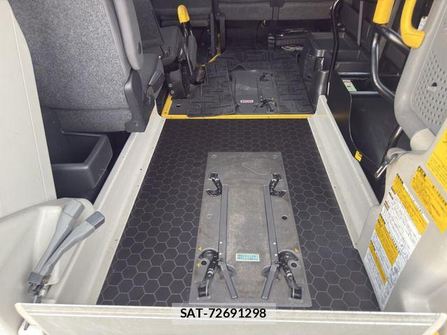Toyota HIACE VAN 2010-12 8627027-18