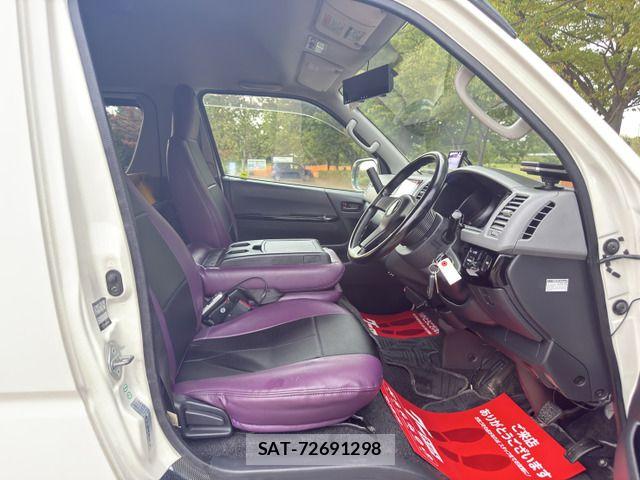 Toyota HIACE VAN 2010-12 8627027-8