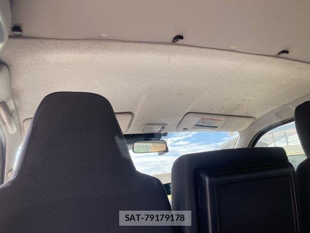 Toyota HIACE VAN 2022-12 8627025-10