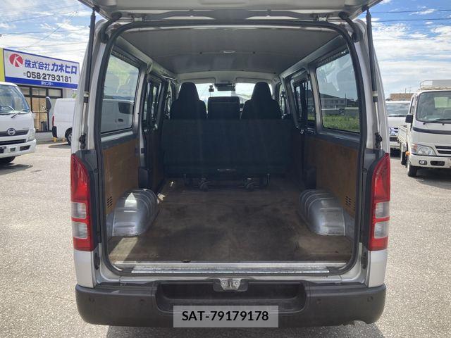 Toyota HIACE VAN 2022-12 8627025-12